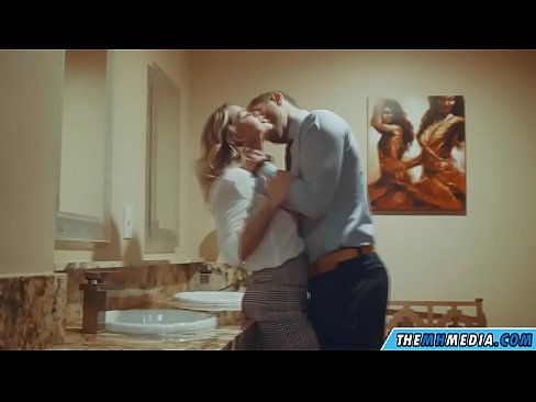 ❤️ Wann eng Busty Blond Iech an engem ëffentlechen Toilette verféiert ❌ Super Sex op lb.yh9n.top ❤